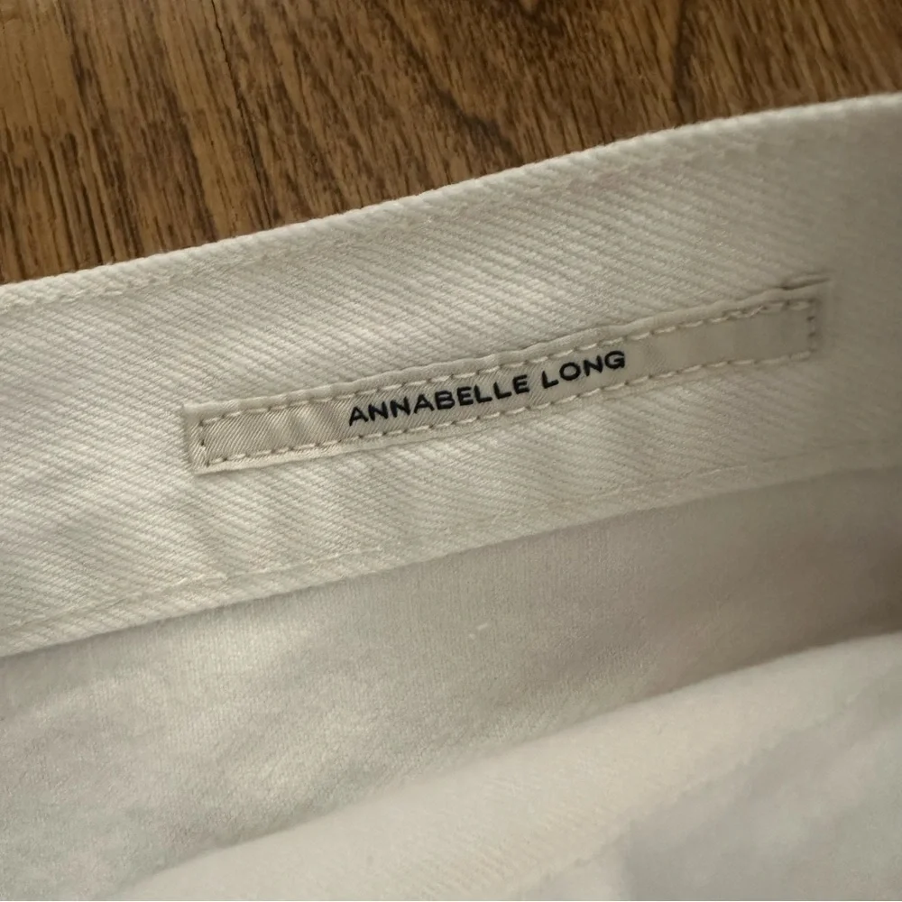 Citizen of Humanity White Distressed Denim Shorts Annabelle Long raw hem size 26